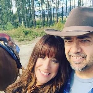 Meet your Posher, Cara